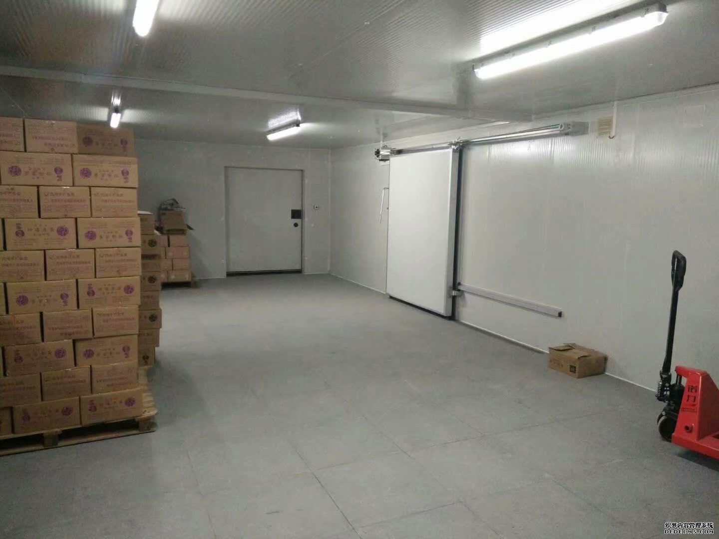 冷藏庫(kù)安裝的特點(diǎn)有哪些？冷庫(kù)制冷方式有哪些(圖1)